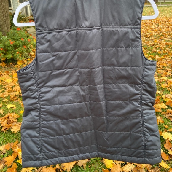 LL Bean Women’s Mountain Classic Puffer Vest Gunmetal Grey small petite - Picture 2 of 7